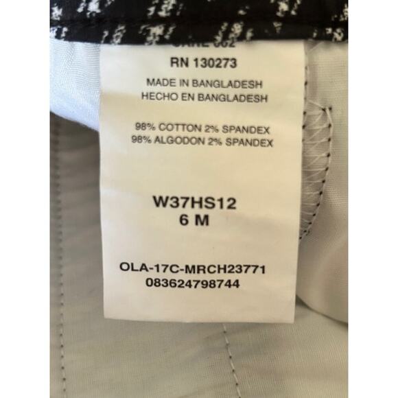 Riders by Lee Mid Rise Printed Shorts – Size 6M – Black & White Ikat - Picture 5 of 5